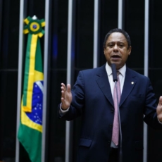 Relatório do PL das Fake News não cria autoridade autônoma de fiscalização