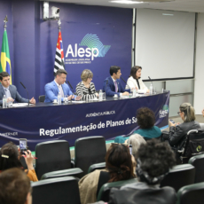 Deputada sugere barrar rescisão unilateral de plano de saúde durante tratamento