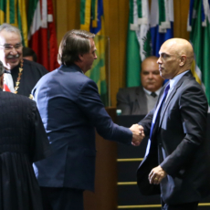 A íntegra da decisão de Moraes que autorizou a busca e apreensão contra Jair Bolsonaro