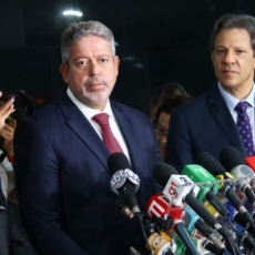 Governo busca saída para contingenciamento em meio a queda de braço entre Lira e Rui Costa