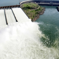A inclusão de custos de obras em Itaipu na tarifa de energia