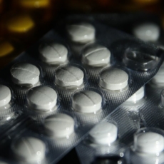 Padilha sinaliza ser contrário à venda de medicamentos em supermercados