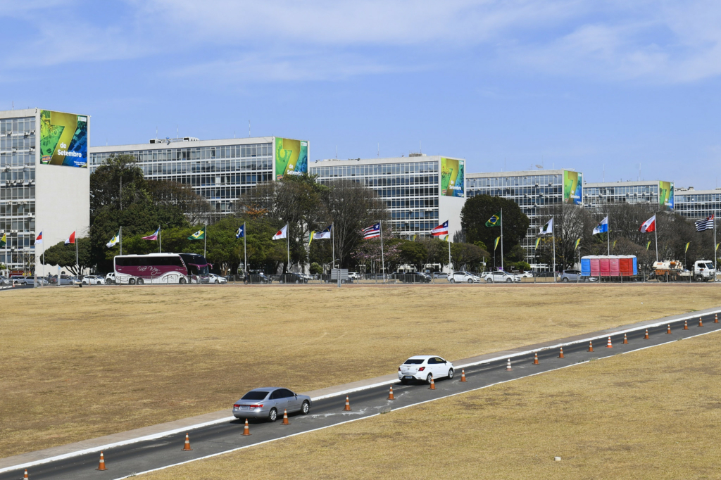 reestruturação ministerial