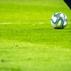 De Aranha a Vini Jr.: quem responde pelo racismo nos estádios de futebol?