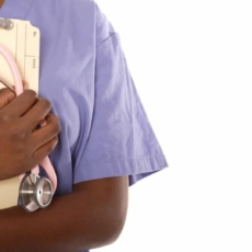 Exercido sobretudo por negras, trabalho de cuidados precisa ser valorizado