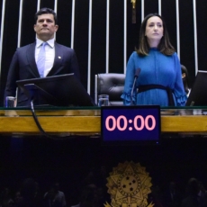 Socialite é condenada a indenizar casal Moro por chamá-los de ‘marrecos’ e ‘canalhas’