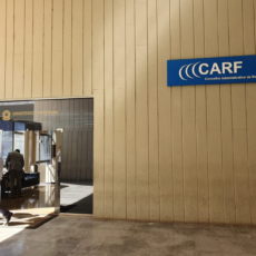 Entre o sobrestamento no STF e a exigibilidade do crédito, há o Carf no meio