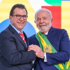Governo Lula pode elaborar ‘regulação híbrida’ para trabalho por aplicativo
