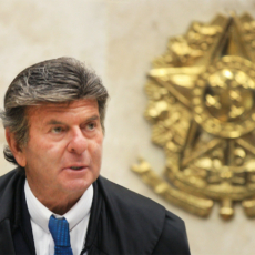 Fux derruba decisão do TRT3 que reconheceu vínculo entre seguradora e franqueada