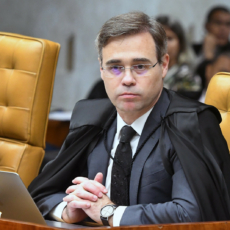 André Mendonça pede vista e paralisa julgamento sobre porte de drogas no STF