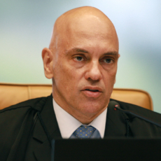 Moraes derruba decisão que reconheceu vínculo empregatício entre médica PJ e hospital