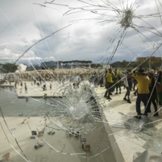 Crimes contra o Estado de Direito serão crimes políticos para fins de extradição?