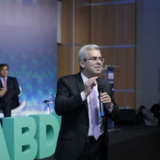 Segurança jurídica no Brasil depende do respeito aos precedentes, diz ministro do STJ