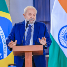 Lula abre braços para Putin no Brasil e toma distância da democracia liberal