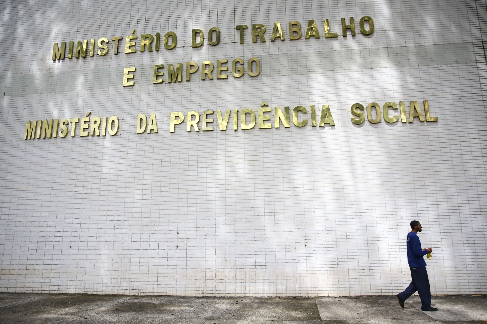 Por um direito fundamental à desconexão do trabalho em feriados