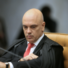 Alexandre de Moraes anexa relatório da CPMI do 8 de janeiro a inquéritos no STF