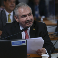 Votação de PL que prorroga desoneração da folha a 17 setores é adiada