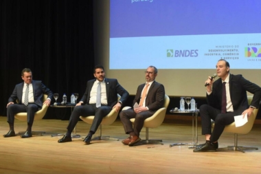 Direito deve ir além de somente buscar reduzir custos de transação, defende AGU