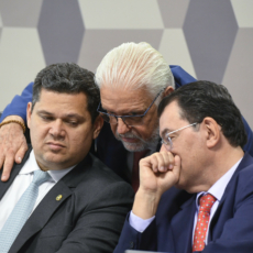 Relatório da reforma tributária é aprovado na CCJ do Senado e segue para plenário