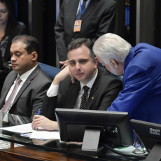 PEC que limita poderes do STF é aprovada com voto favorável do líder do governo