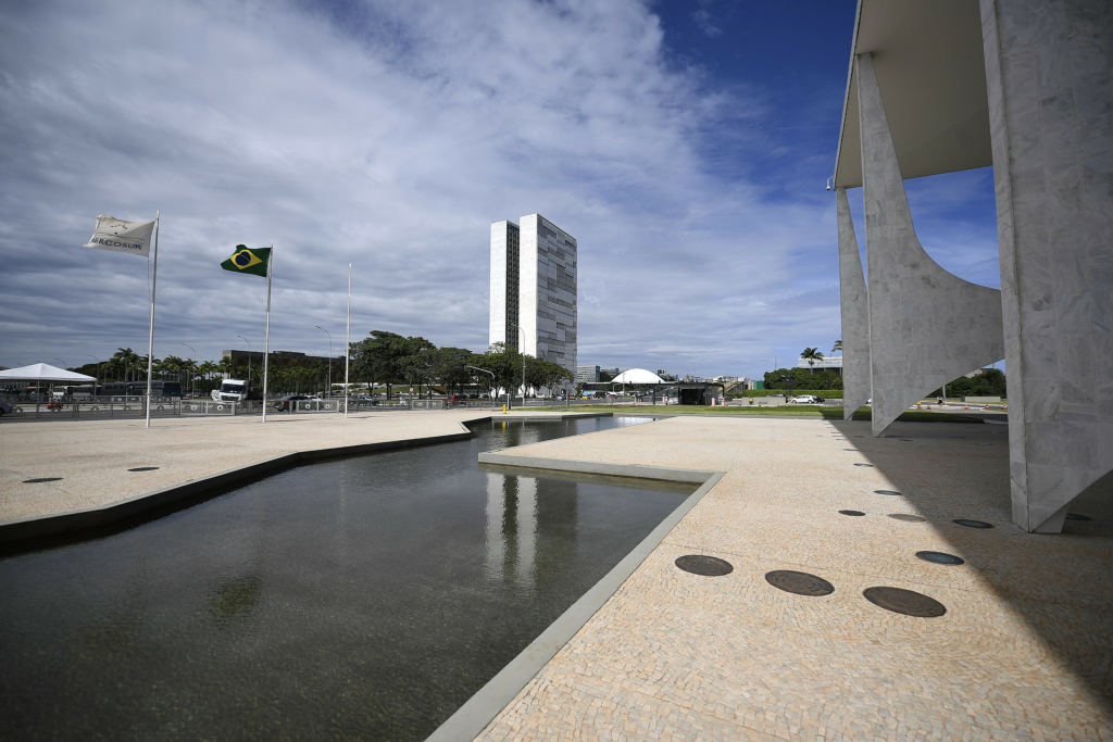 Crescimento do mercado de relações governamentais desacelera em 2023