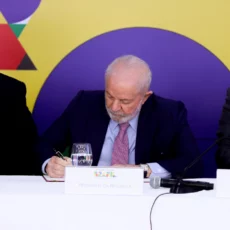 Lula arrisca estabilidade ao convocar militares para patrulhar portos e aeroportos