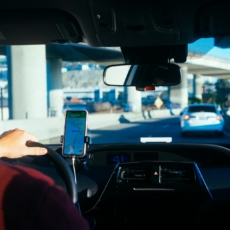 Mendes cassa decisão que reconhecia vínculo empregatício entre motorista e Cabify