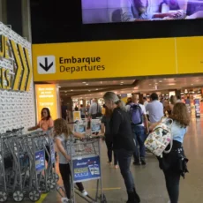 Programa ‘Voa Brasil’, de passagens a R$ 200, deve começar em 2024, diz ministro