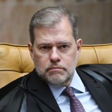 Toffoli suspende pagamento de multa de R$ 10,3 bilhões da J&F em acordo de leniência