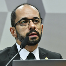 CCJ aprova indicação de Leonardo Magalhães para a Defensoria Pública da União
