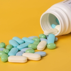 STF: Mendonça valida lei de divulgação de estoques de medicamentos em farmácias