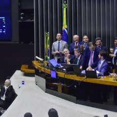Em votação histórica, Câmara aprova reforma tributária após três décadas de discussão