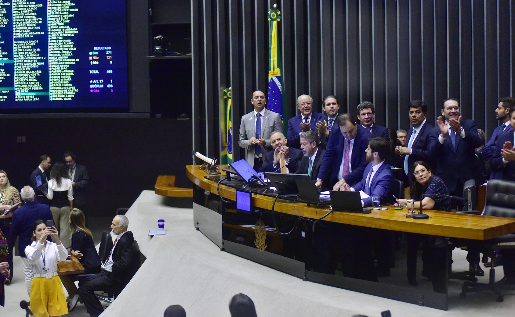 Em votação histórica, Câmara aprova a reforma tributária; texto vai à  promulgação, Política