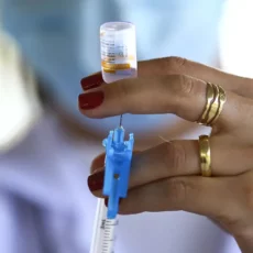 Conitec abre consulta pública com parecer desfavorável para vacina contra VSR
