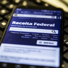 IRPF 2025: Receita abre consulta ao 1º lote de restituição nesta sexta-feira (23/5)
