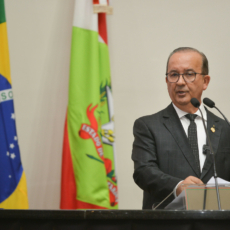 TJSC derruba liminar que impedia governador de nomear o filho para a Casa Civil