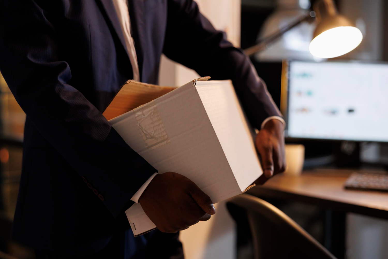 Qual o motivo aceitável para demissão sem justa causa nas empresas estatais?