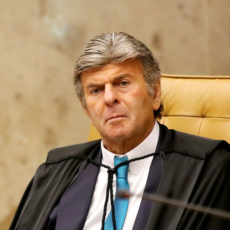 Assembleia pode ampliar teto de RPV mesmo com veto de governador, decide STF