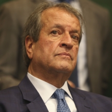 Valdemar da Costa Neto, presidente do PL, é preso em flagrante pela PF