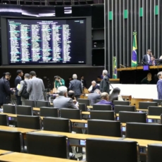 Câmara aprova projeto que muda regras de atualização monetária e juros