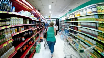 PL sobre venda de remédios em supermercados sofre críticas de relator e jurista
