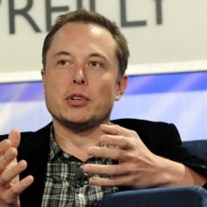 Alexandre de Moraes determina abertura de inquérito contra Elon Musk