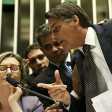 Justiça arquiva definitivamente ação em que Bolsonaro foi réu por incitação ao estupro