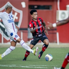 Brasileirão: MPF é acionado sobre publicidade de site adulto na camisa do Vitória