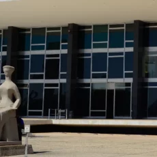 Um pacto pelo consenso