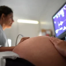 SP deve indenizar mulher por diagnóstico errado sobre aborto espontâneo, decide TJSP