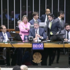 Câmara aprova MP 1202, que trata de compensações tributárias