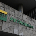 Com placar apertado, TST adia decisão sobre horas extras da Petrobras para 12/5