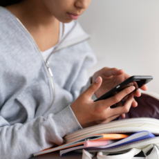 Fazendo valer direitos de crianças e adolescentes na relação com o ambiente digital