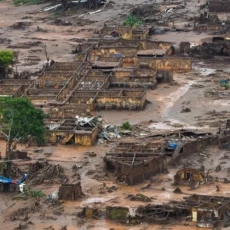 AGU pede bloqueio de ativos e dividendos de mineradoras envolvidas no desastre de Mariana